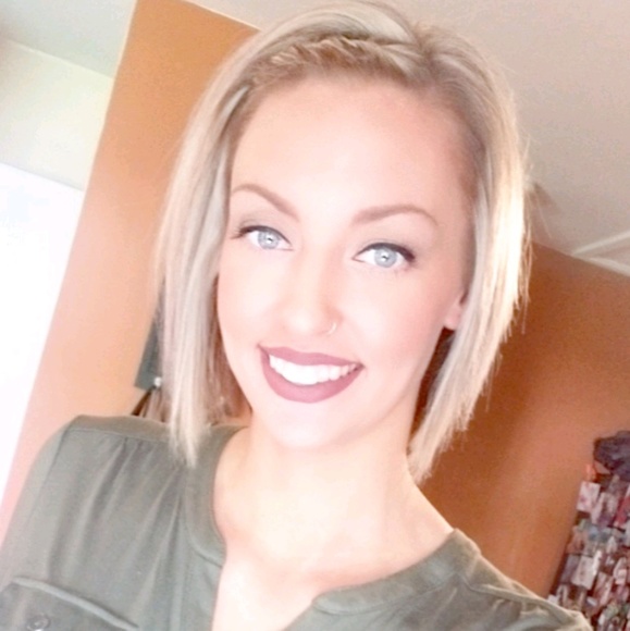 Meet your Posher, Breann - Picture 1 of 1